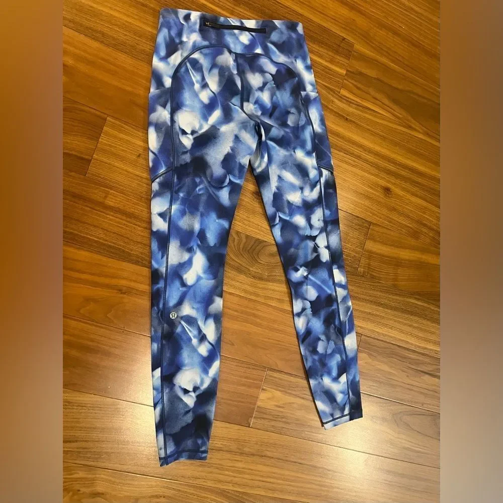 Lululemon blue tie dyed leggings size 6